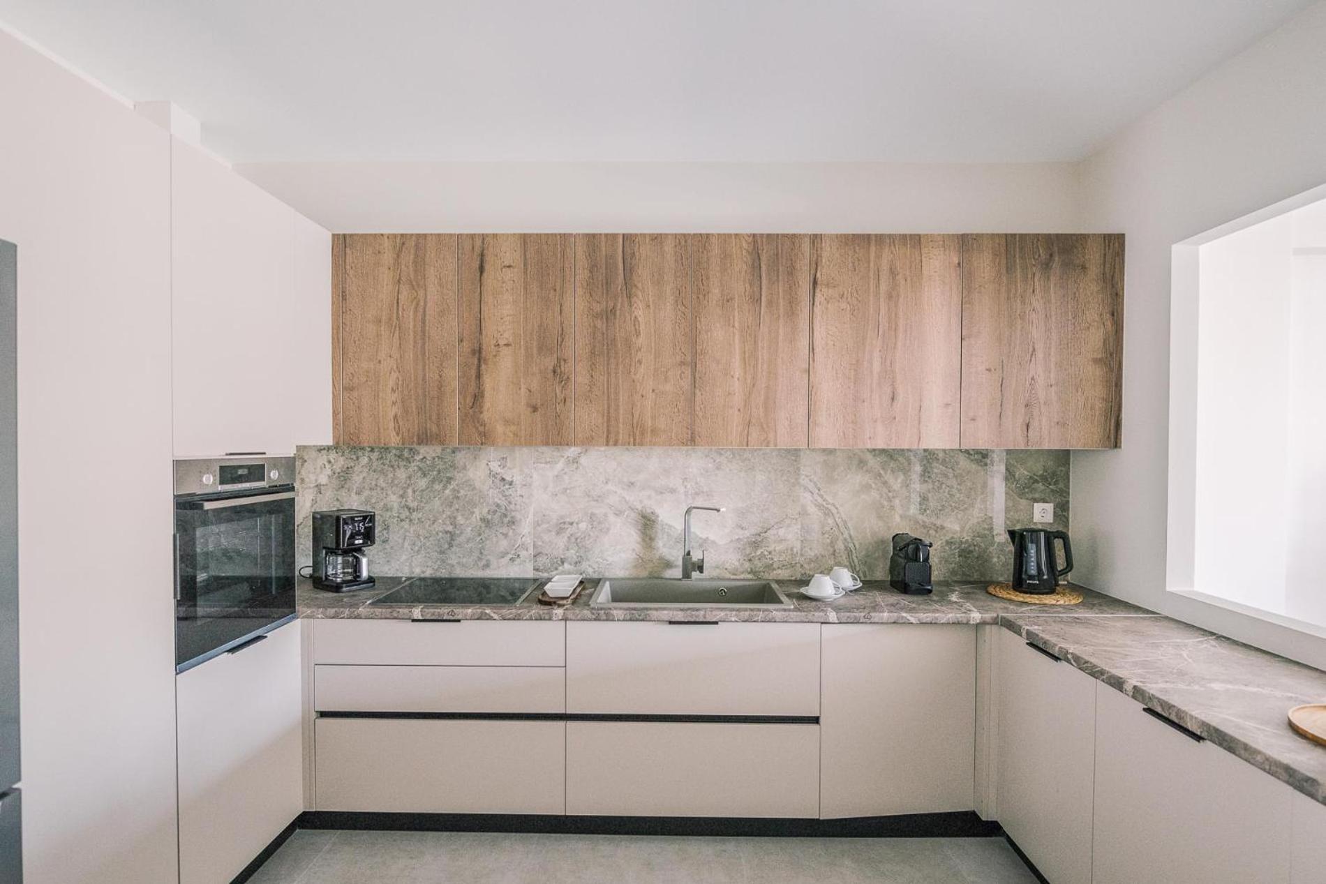 Hama Luxury Seaside Apartments Corinth エクステリア 写真