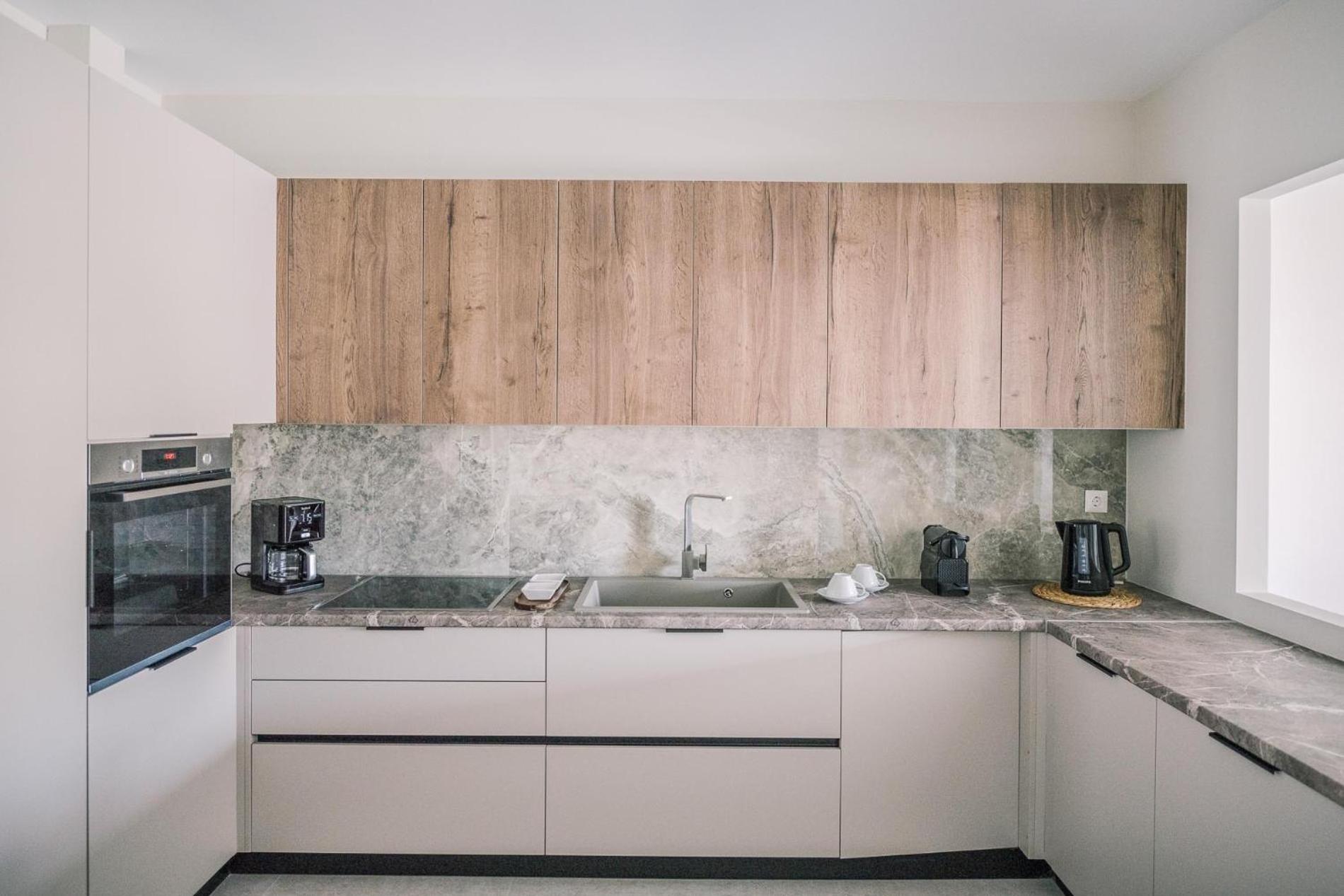 Hama Luxury Seaside Apartments Corinth エクステリア 写真